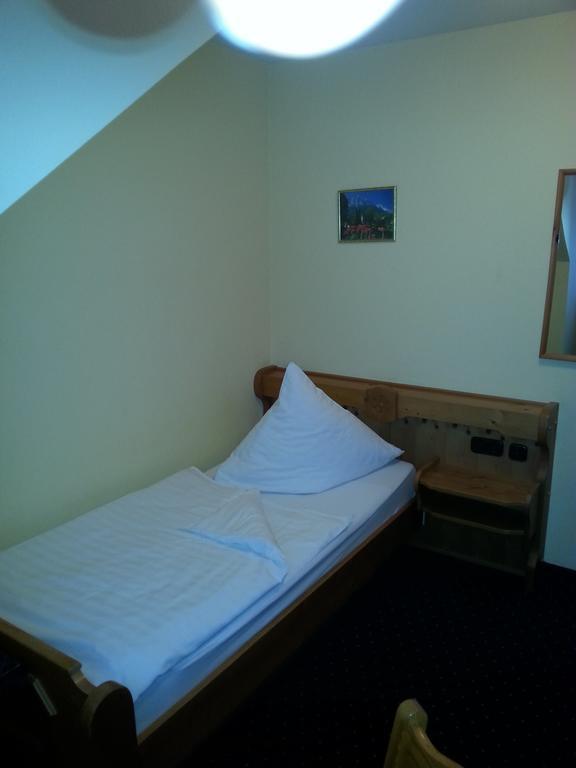 Brucker Gastehaus Hotel Fuerstenfeldbruck Habitación foto