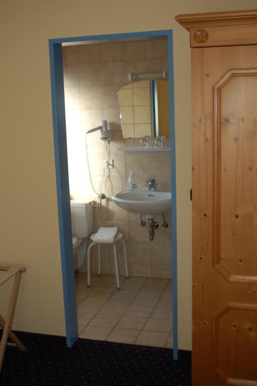 Brucker Gastehaus Hotel Fuerstenfeldbruck Habitación foto